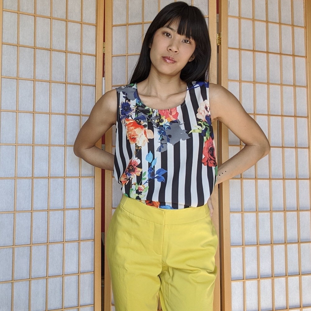 Tank with striped floral pattern and scalloped hem